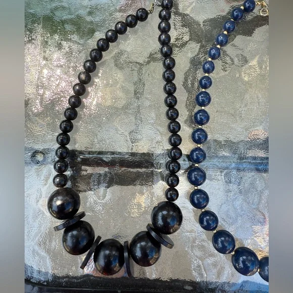 Vintage beaded necklaces - Black, Blue, Brown - Picture 7 of 7